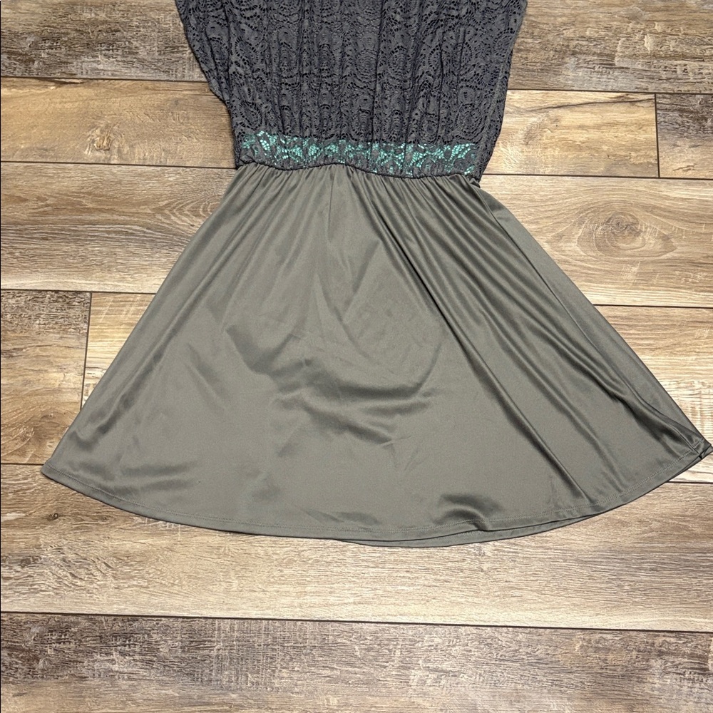 EUC LuLaRoe Lucy Lace Midi Skirt Gray XS - Picture 4 of 7